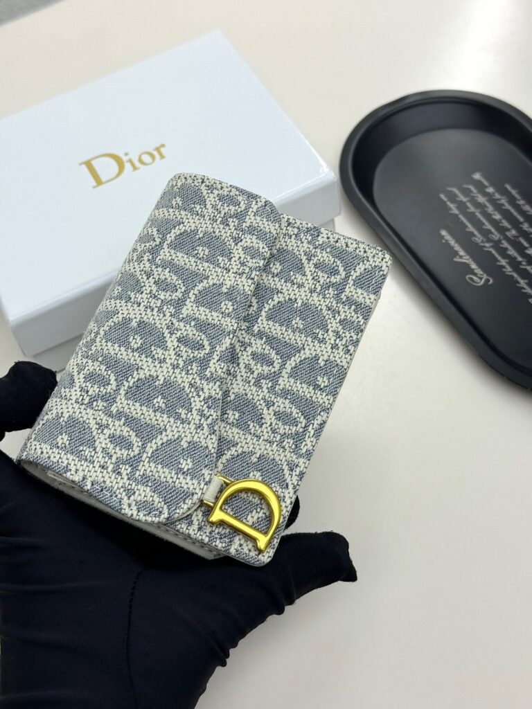 Dior 10 Oblique Black Calfskin Leather Card Holder editorial product context 3