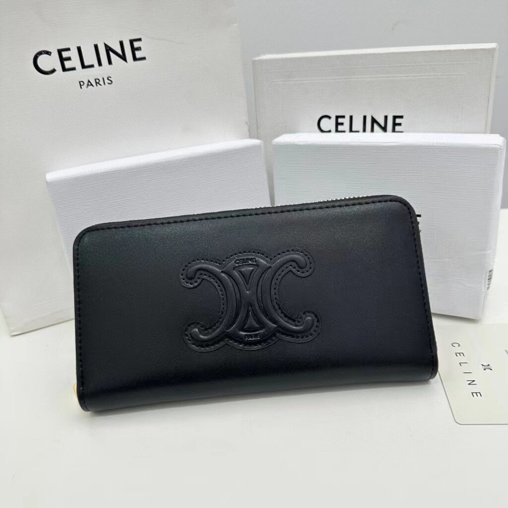 Celine A13 Triomphe Cuir 12 Large Black Leather Wallet editorial product context 1