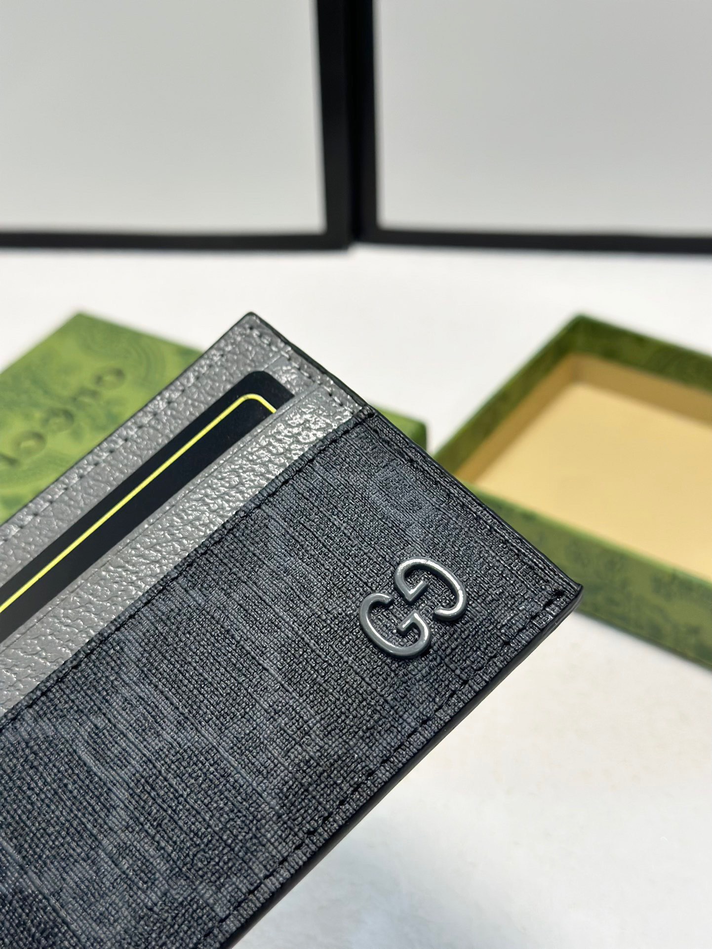Luxury P60 X5 Card Holder