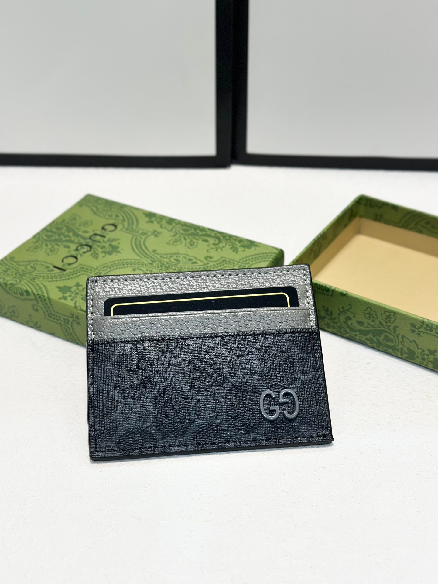 Luxury P60 X5 Card Holder