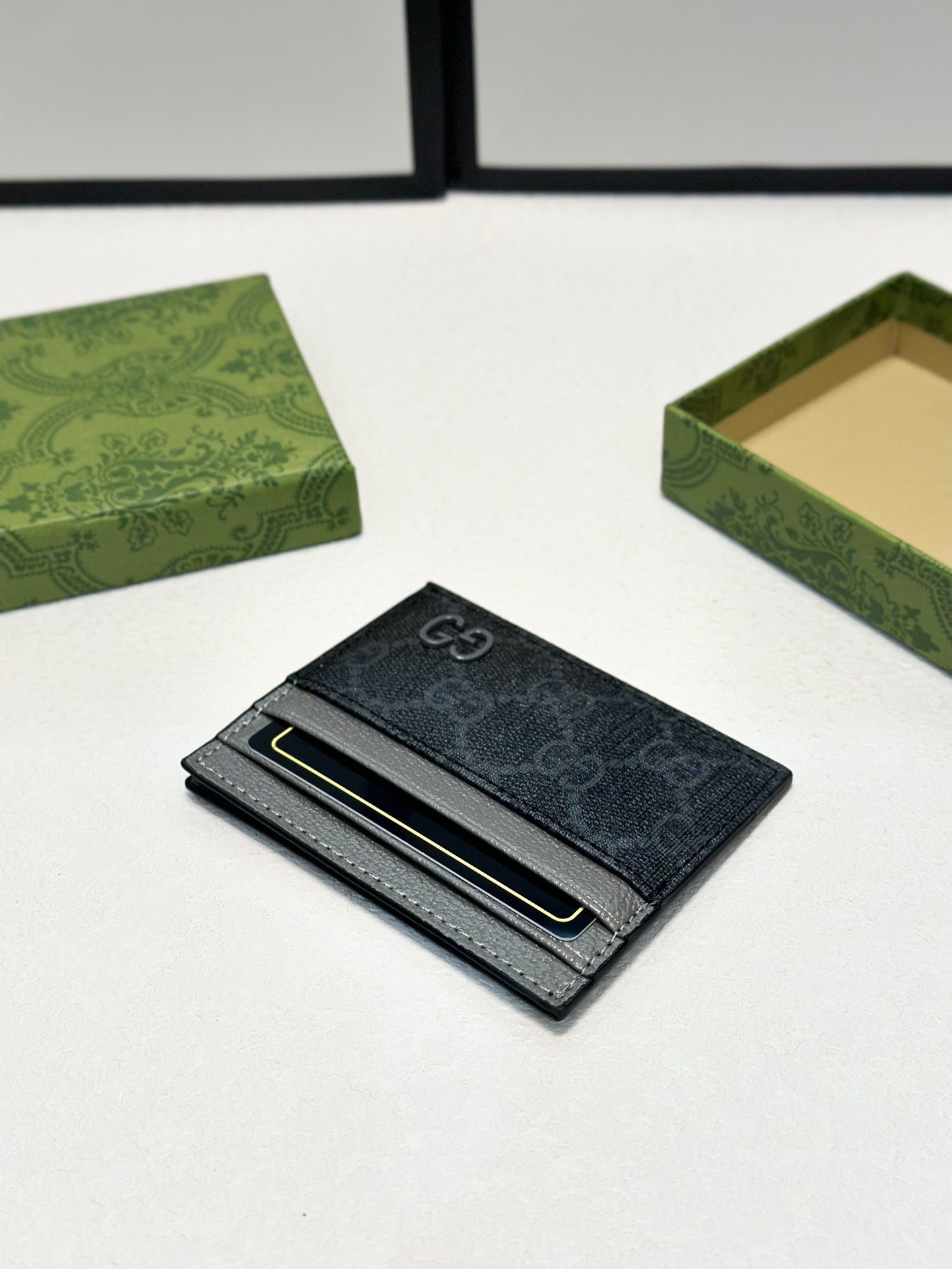 Luxury P60 X5 Card Holder