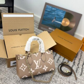 Louis Vuitton p125 25 onthego Material Calfskin Hardware Clutch 1.9