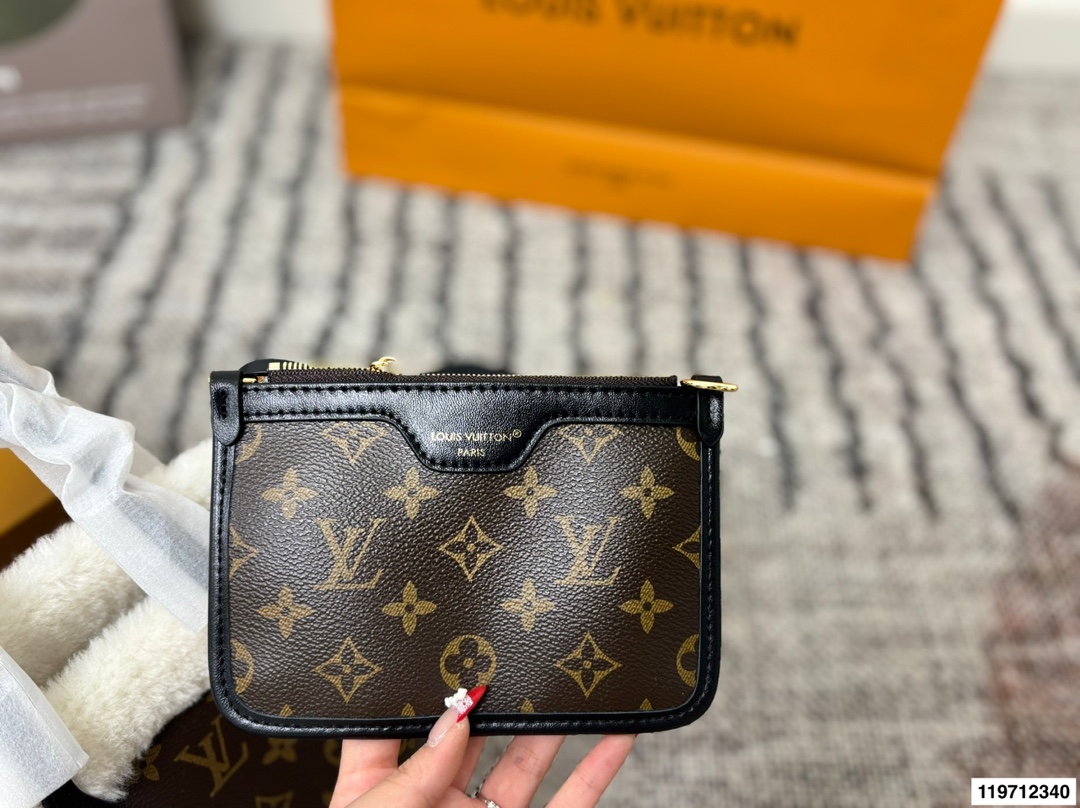Louis Vuitton p135 size 20 Neverfull NB Tote Bag