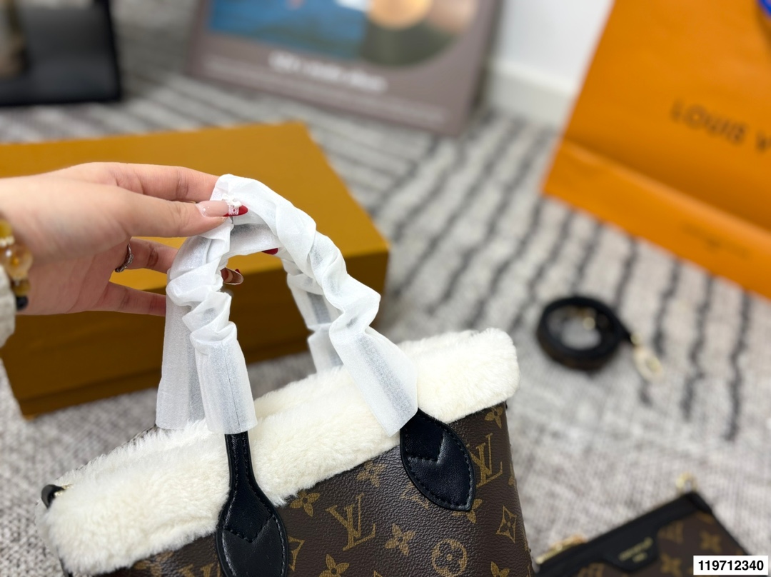 Louis Vuitton p135 size 20 Neverfull NB Tote Bag
