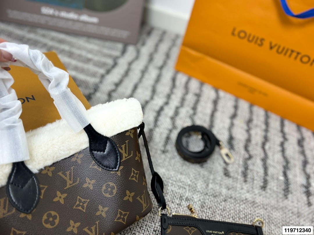 Louis Vuitton p135 size 20 Neverfull NB Tote Bag