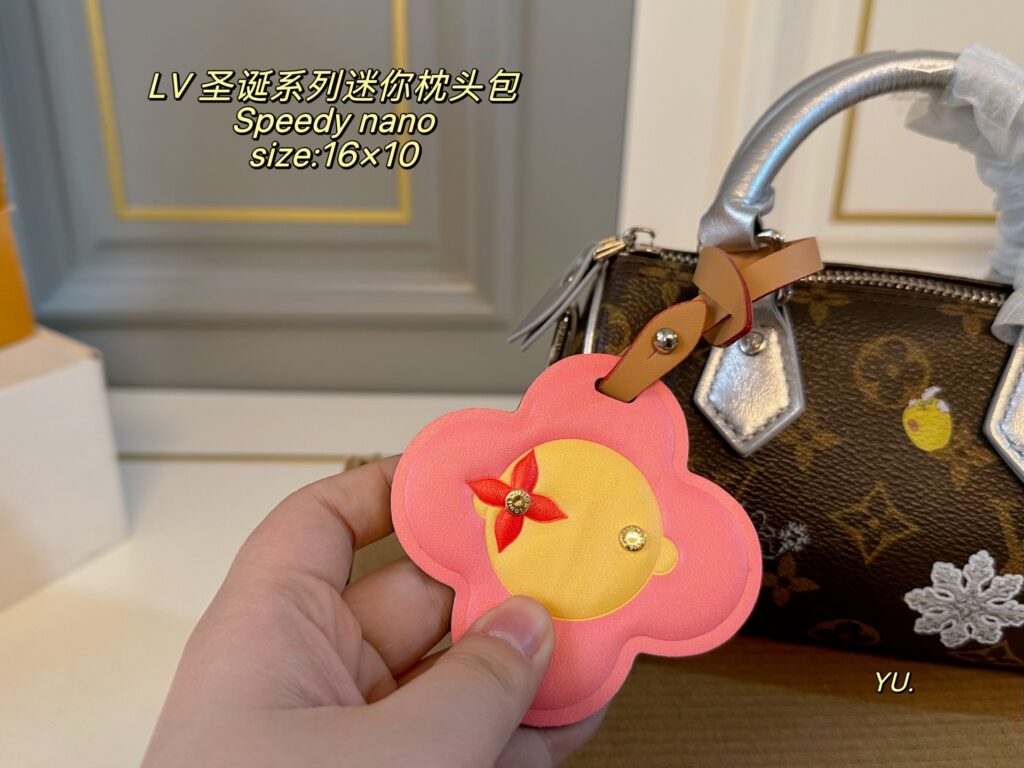 Louis Vuitton Nano Mini Speedy Bag 16 x 10 cm editorial product context 3