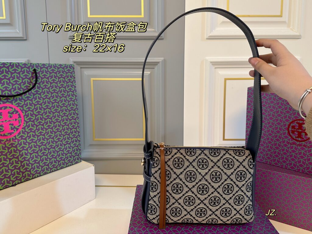Tory Burch Tb Romy Canvas Bag 22 x 16 cm editorial product context 2