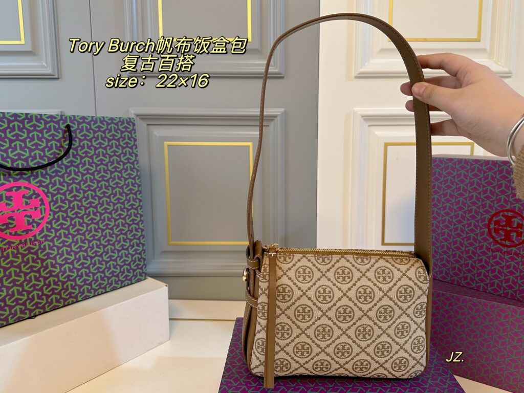 Tory Burch Tb Romy Canvas Bag 22 x 16 cm editorial product context 1