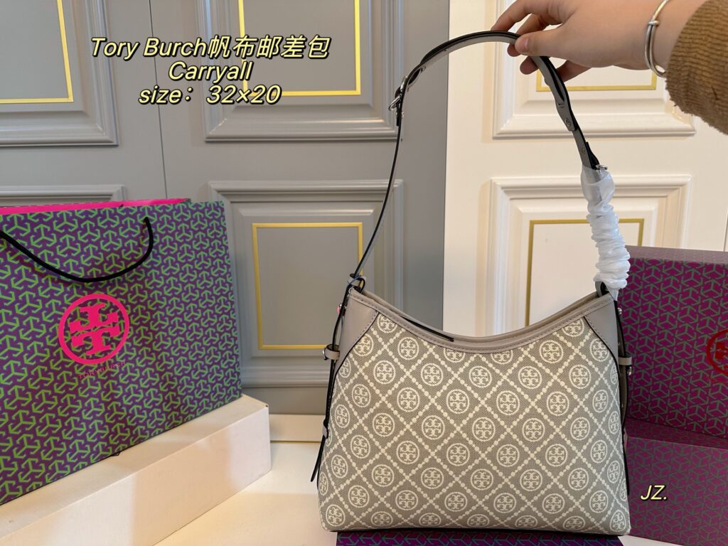 Tory Burch Tb Carryall Bag 32 x 20 cm editorial product context 1