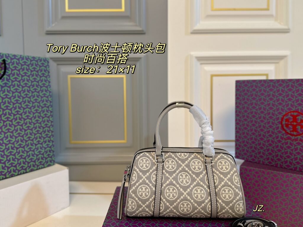 Tory Burch Tb Canvas Clutch 21 x 11 cm editorial product context 1