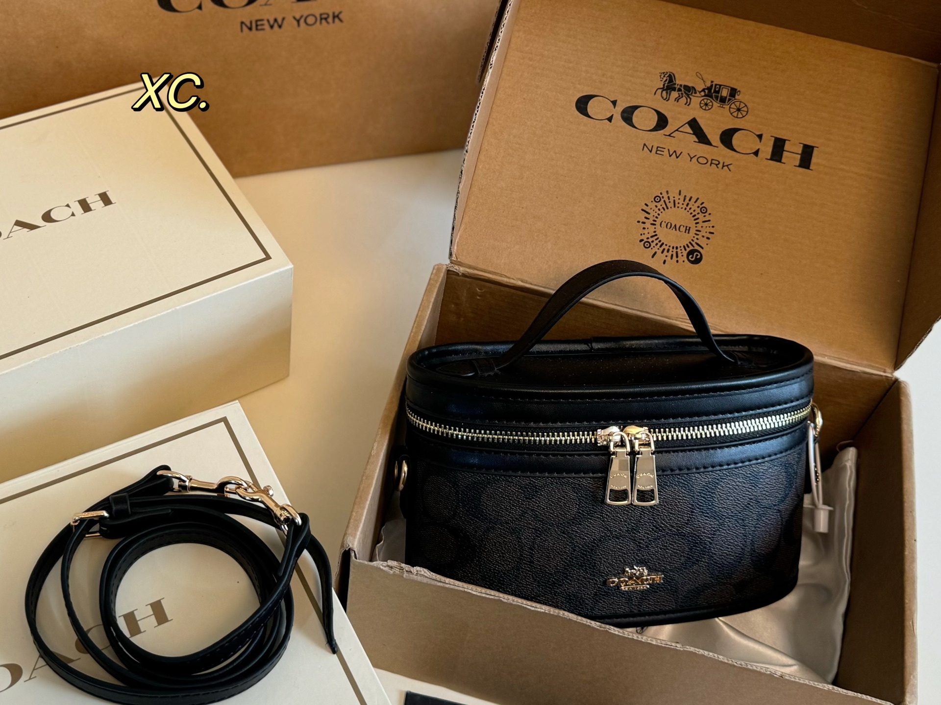 Coach P110 size 21 13 Bag