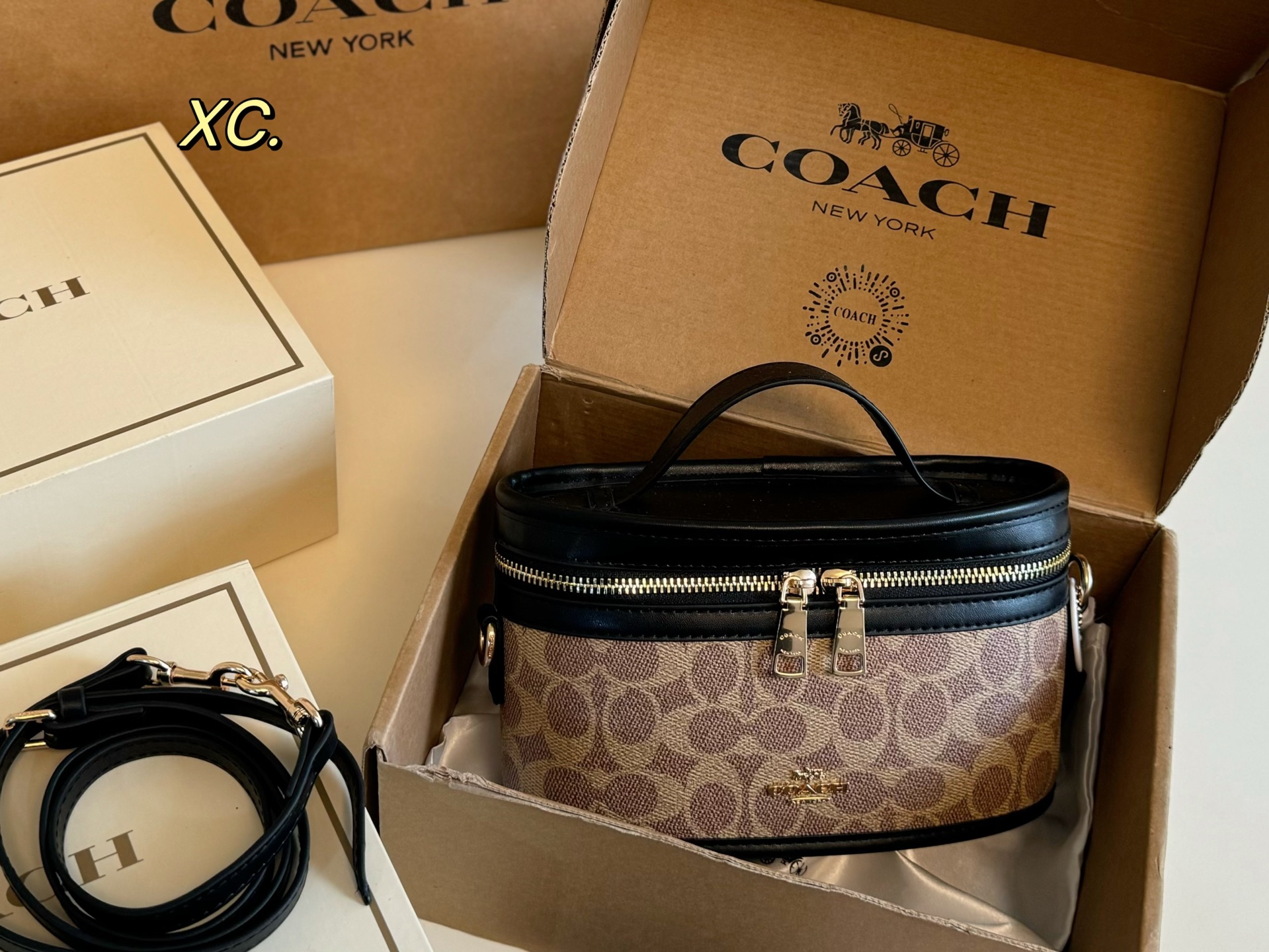 Coach P110 size 21 13 Bag
