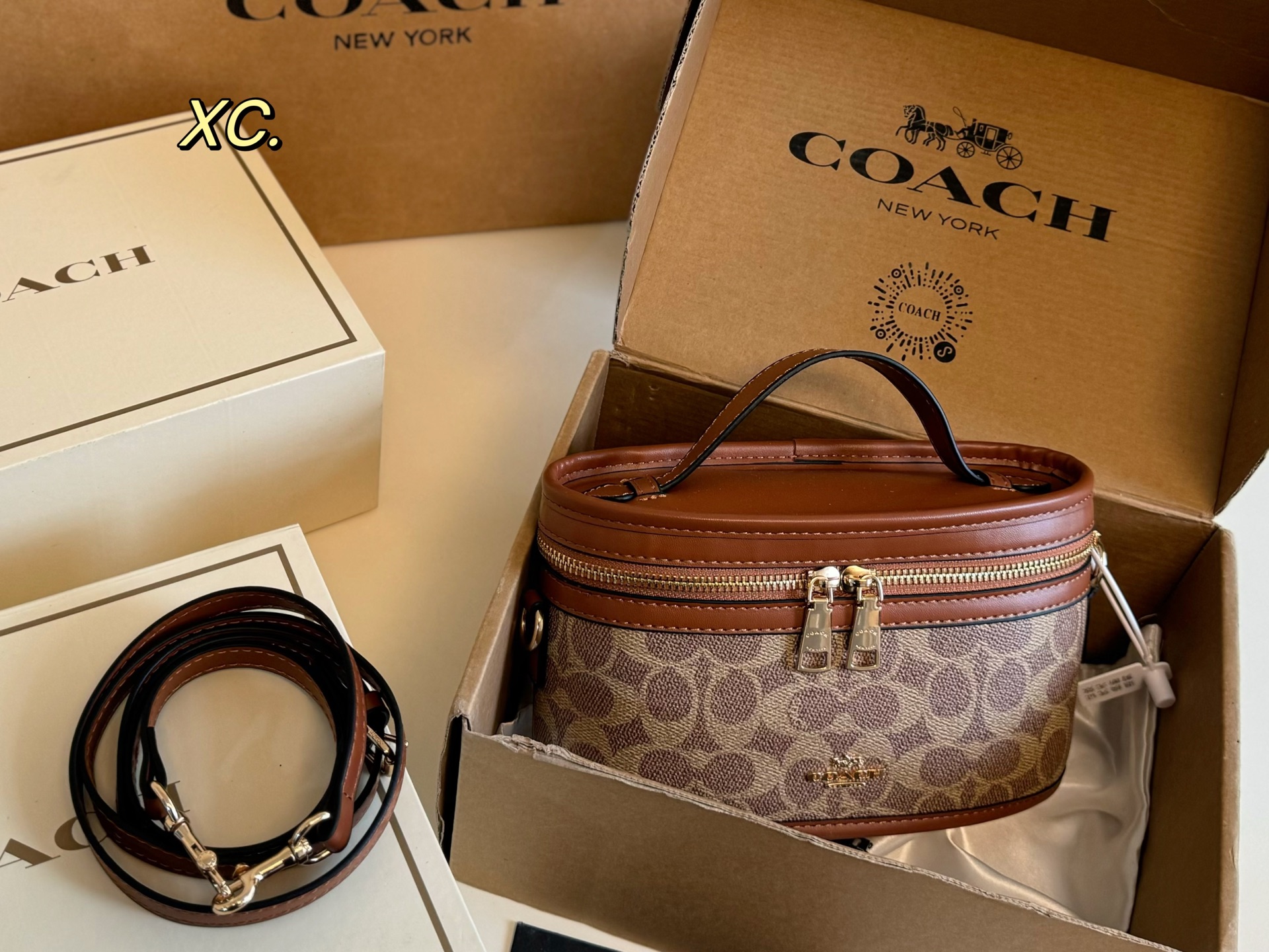 Coach P110 size 21 13 Bag