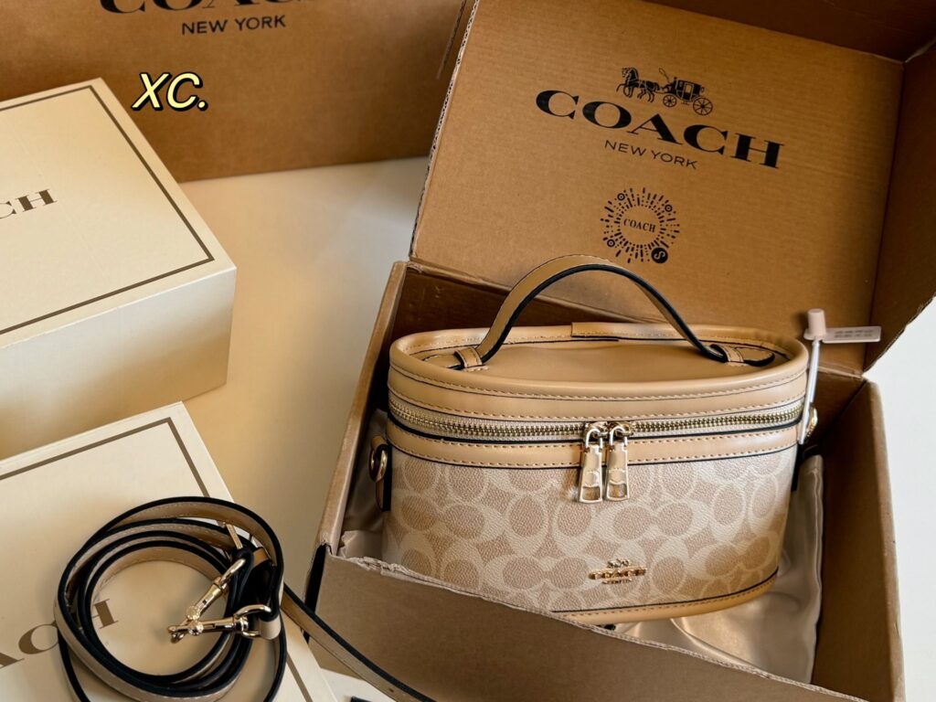 Coach P110 21 13 Crossbody Bag 21 x 13 cm editorial product context 3