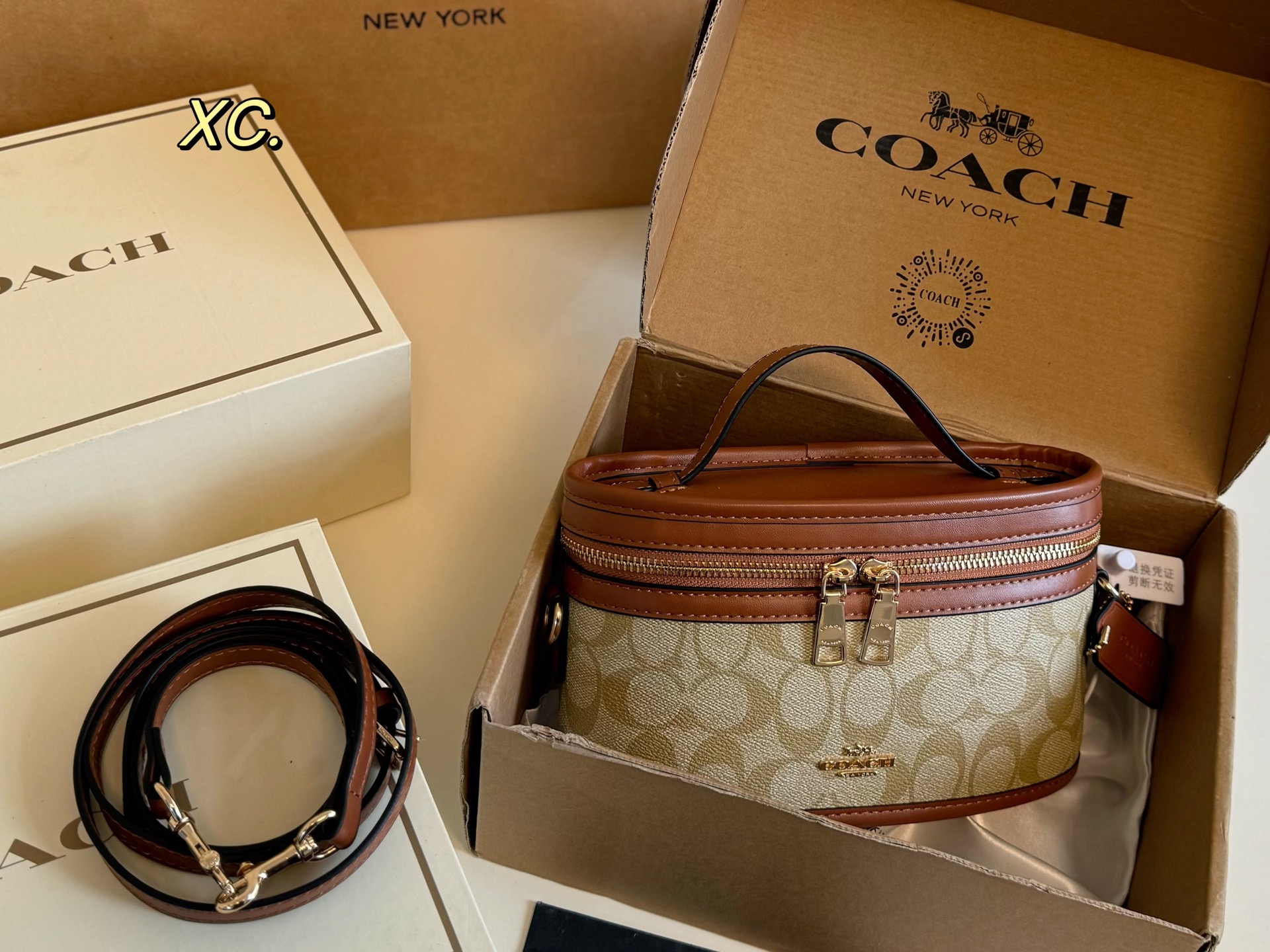 Coach P110 size 21 13 Bag