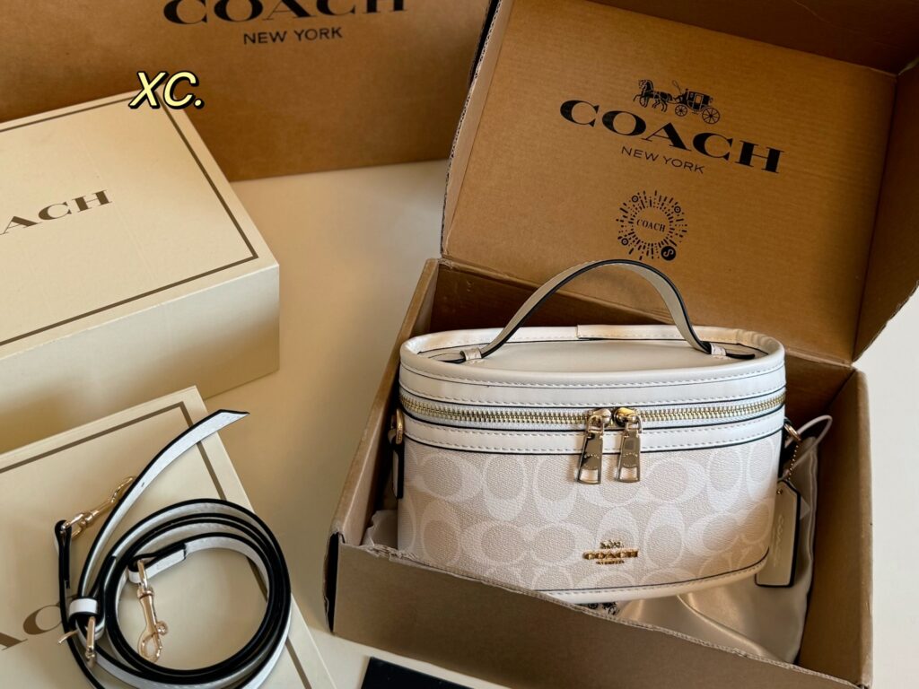 Coach P110 21 13 Crossbody Bag 21 x 13 cm editorial product context 2