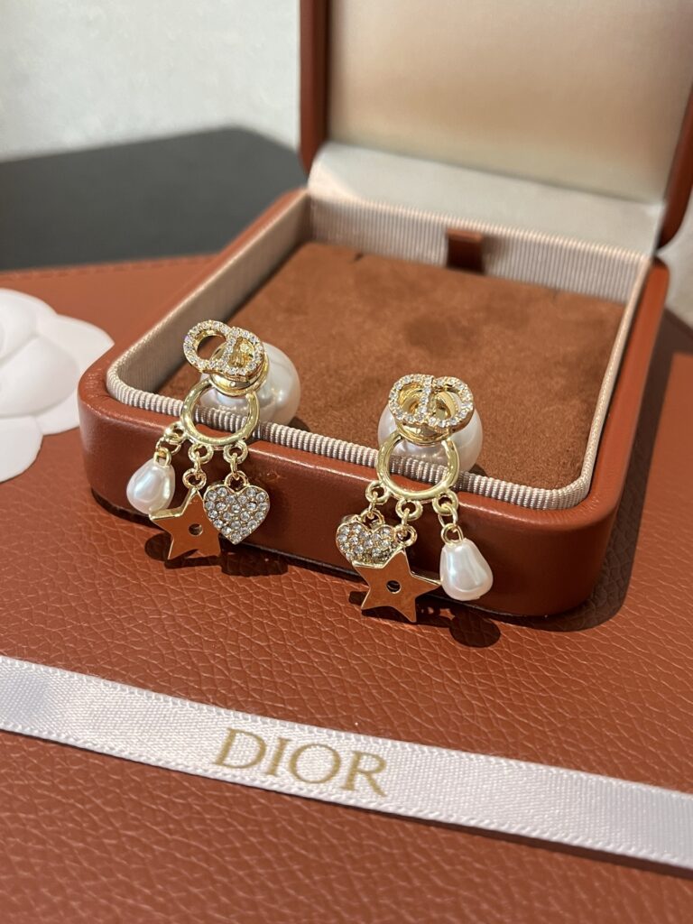 Designer A355 Ring editorial product context 1