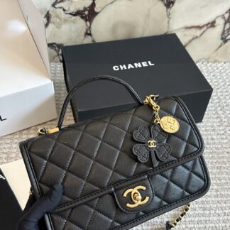 Chanel 190 25 Material Calfskin Hardware Gold Clutch Small