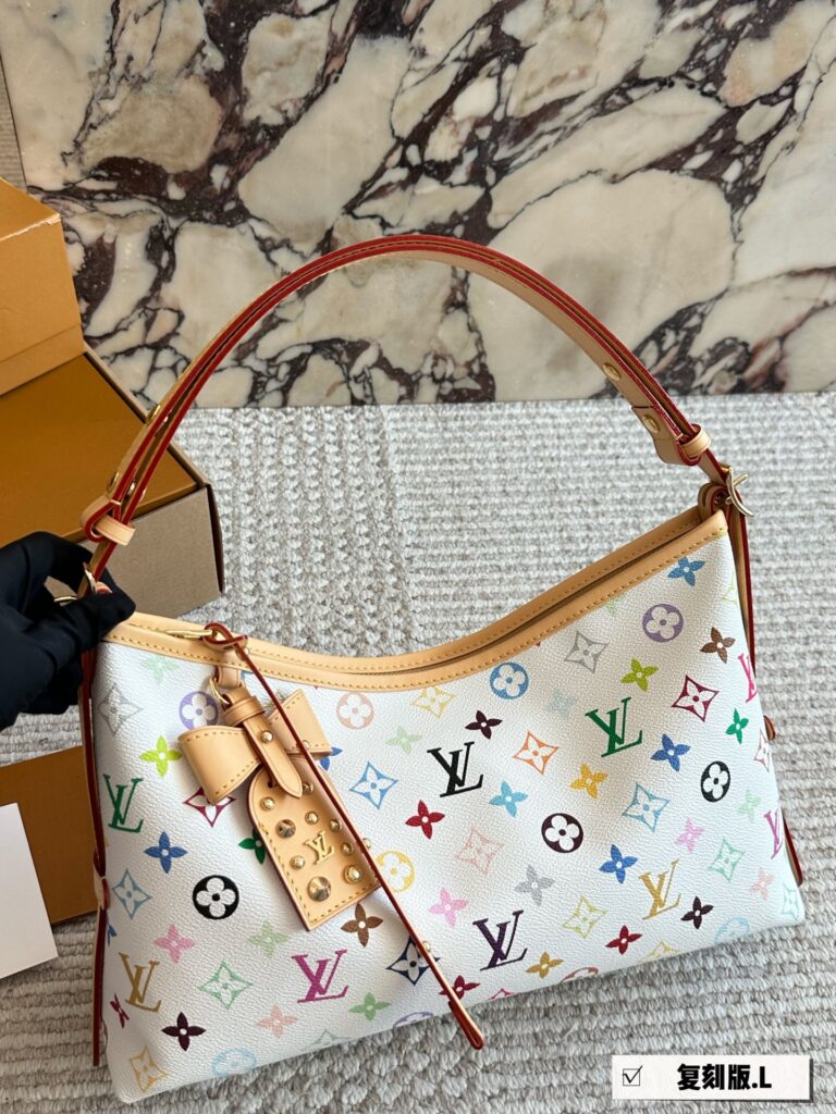 Louis Vuitton p170 carryall Neverfull 34 Material Calfskin Clutch 1.9 editorial product context 1