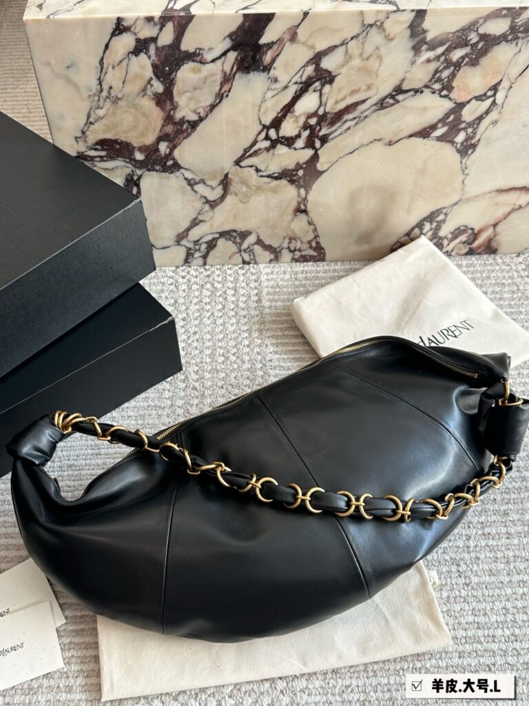 Saint Laurent Amalia Logo 46 Leather Bag 28 cm editorial product context 2