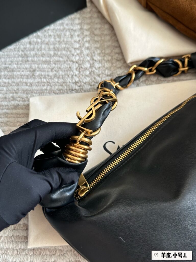 Saint Laurent p215 Clutch 1.9 x 1.1 x 0.2 cm editorial product context 2