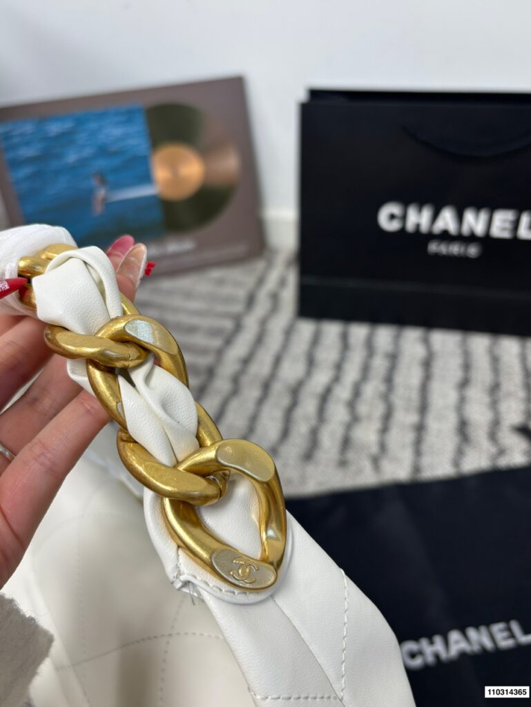 Chanel p140 33 30 Tote Bag editorial product context 3