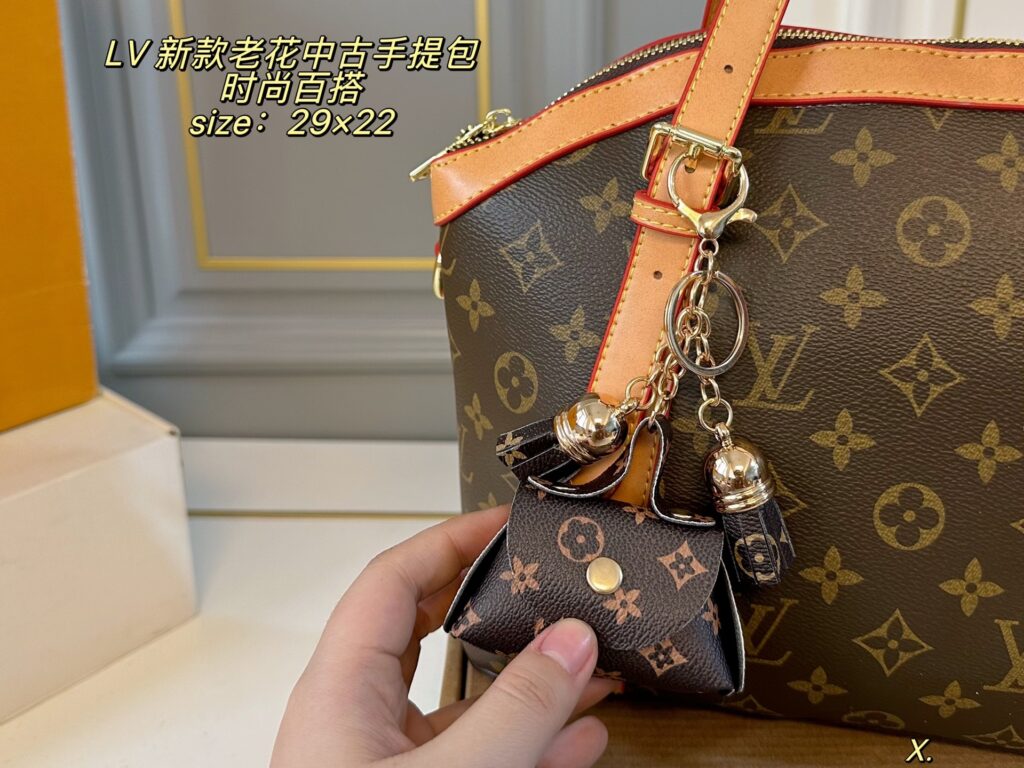 Louis Vuitton Wallet 29 x 22 cm editorial product context 3