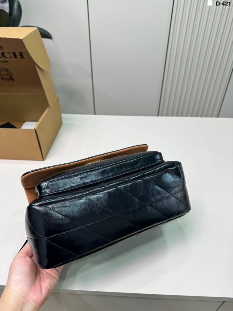 Coach Elodie Shoulder Bag 28 x 16 cm editorial product context 3