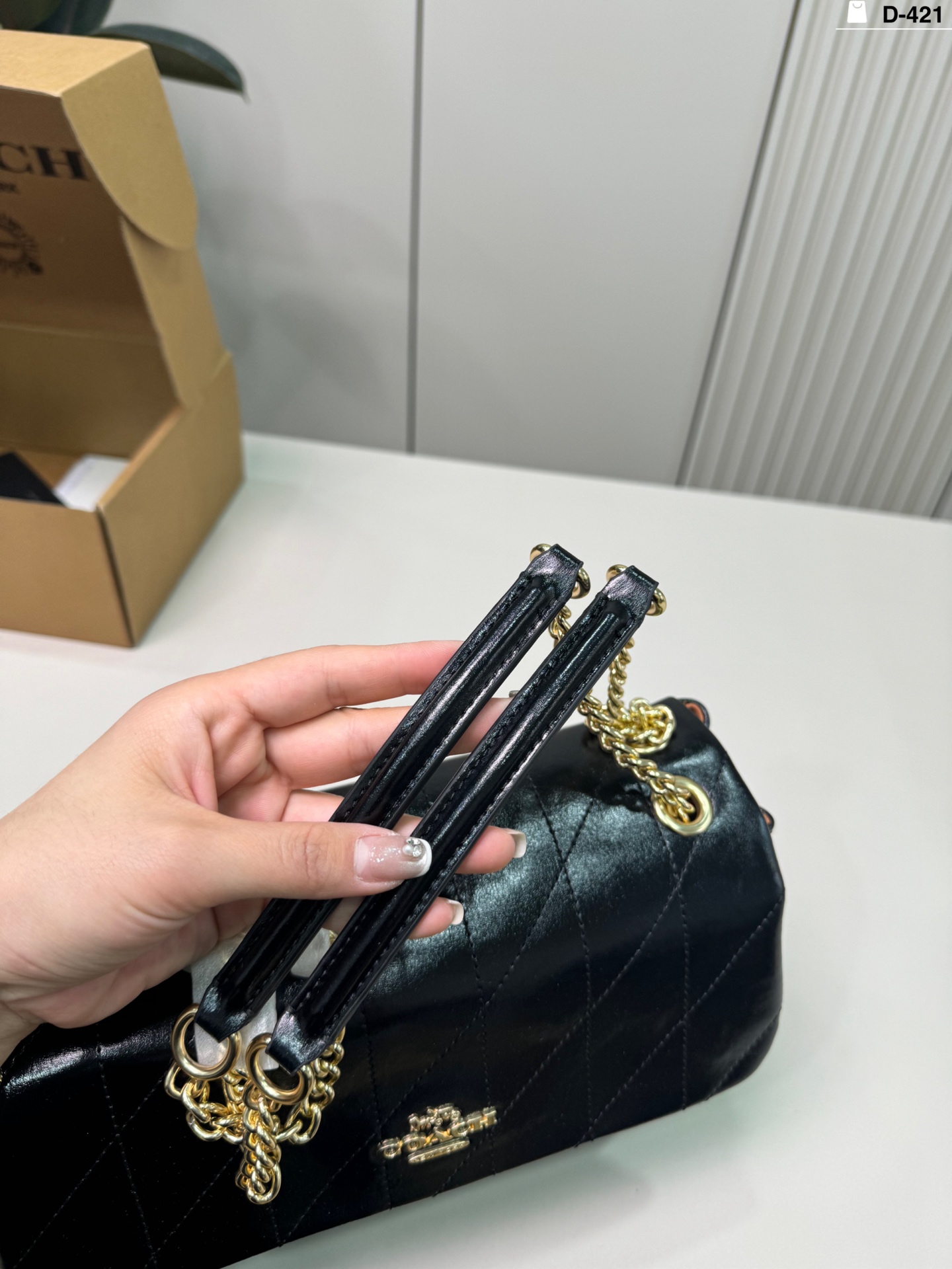 Coach p155 D-421 28 16 Elodie Shoulder Bag