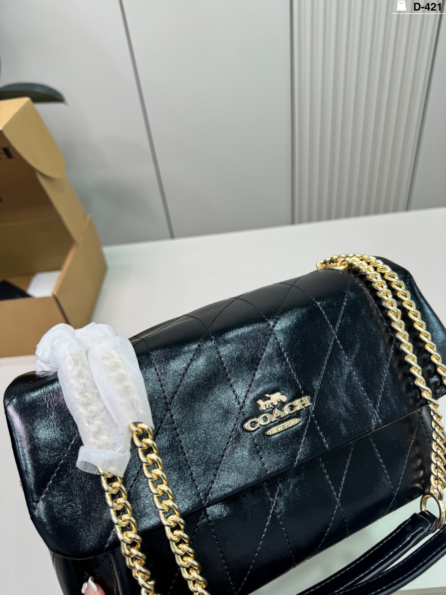 Coach p155 D-421 28 16 Elodie Shoulder Bag