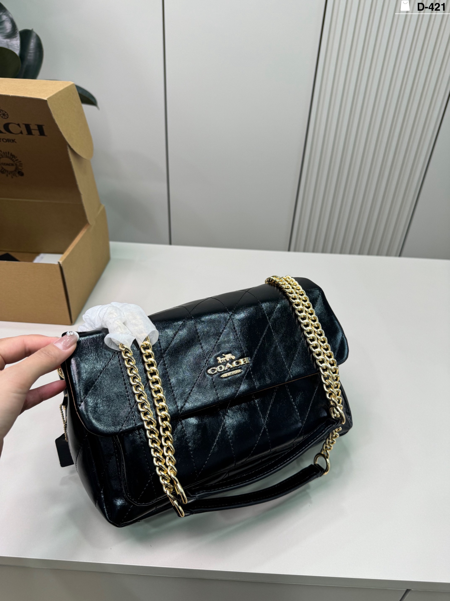 Coach p155 D-421 28 16 Elodie Shoulder Bag