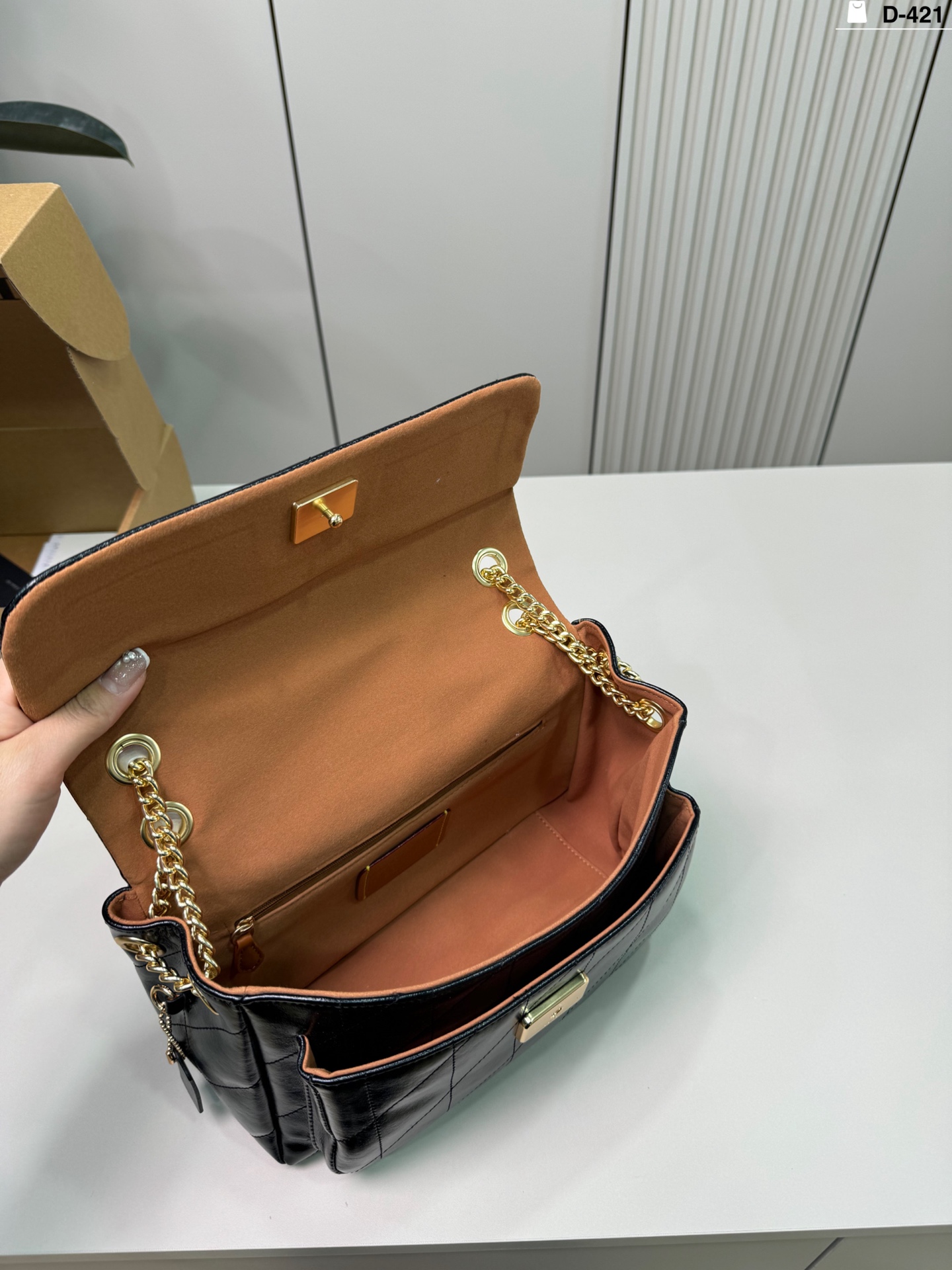 Coach p155 D-421 28 16 Elodie Shoulder Bag