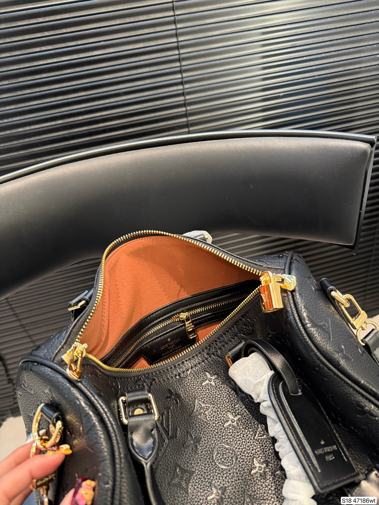 Louis Vuitton P125 24 30 21 Bag