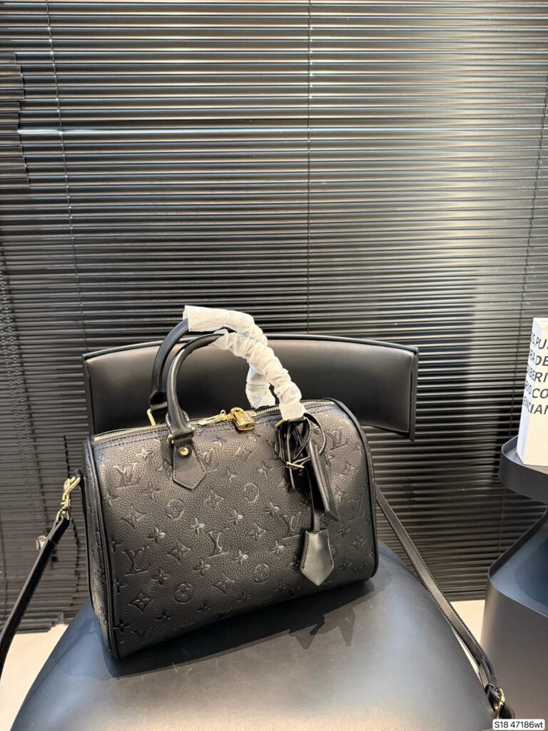 Louis Vuitton P125 24 30 21 Clutch 1.9 x 1.1 editorial product context 2