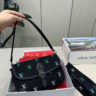 Louis Vuitton p210 J-108 25 14 Monogram Bag 1.9 x 1.1 x 0.2 cm