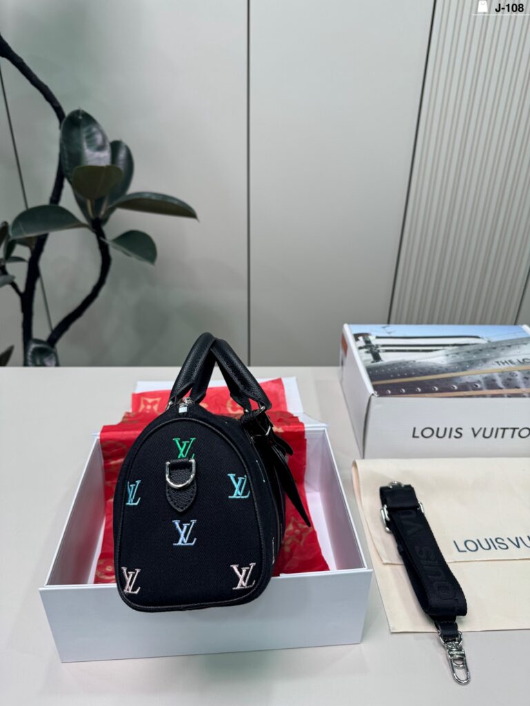 Louis Vuitton p185 108 25 14 Monogram Clutch 1.9 x editorial product context 2