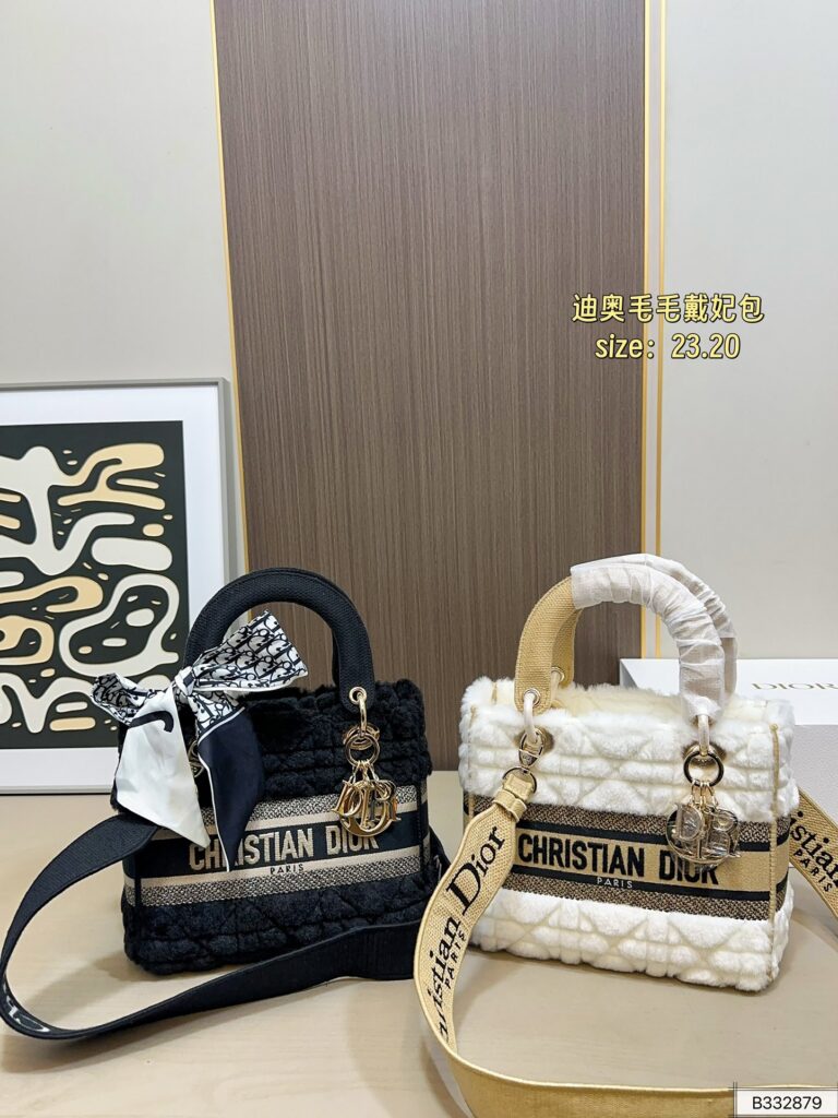 Dior 280 23 20 Bag editorial product context 1