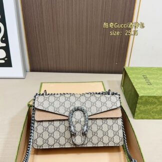 Gucci 145 23 25 15 Clutch 1.9 x 1.1 x