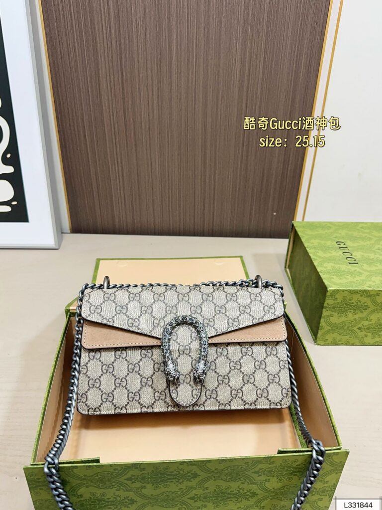 Gucci 145 23 25 15 Bag editorial product context 1