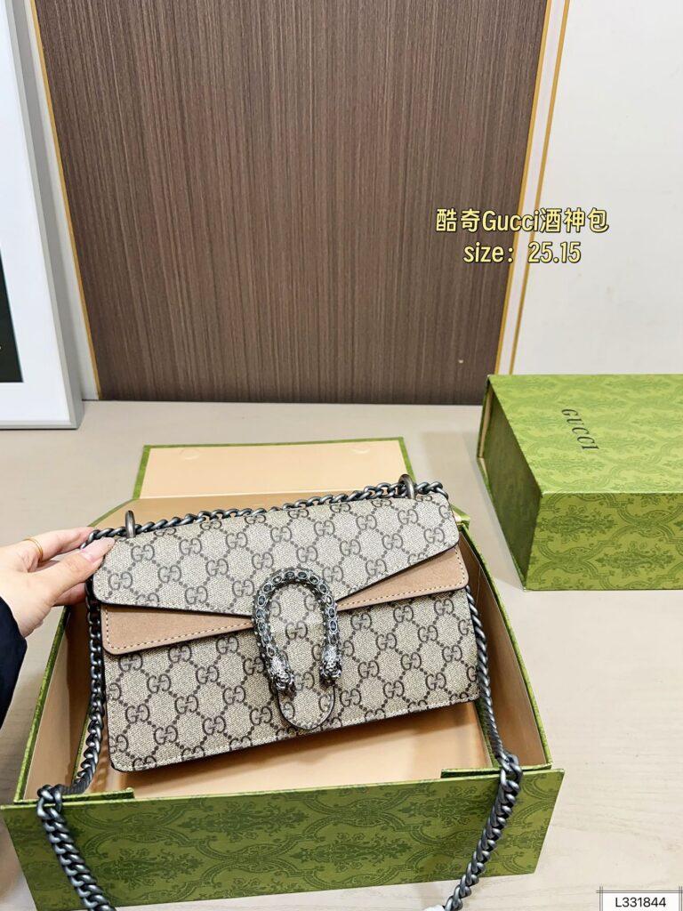 Gucci 145 23 25 15 Bag editorial product context 2