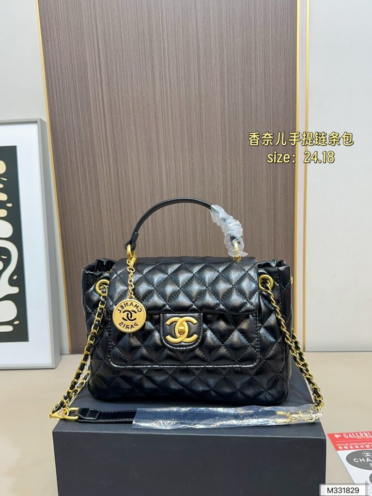 Chanel 130 24 18 Clutch 1.9 x 1.1 x 0.2 editorial product context 1