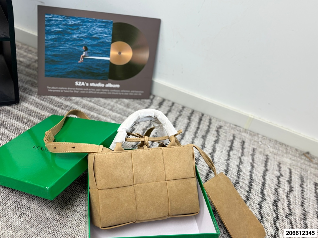 Bottega Veneta p140 size 25 18 cassettes Tote Bag