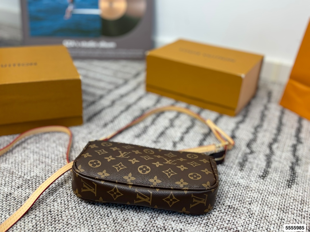 Louis Vuitton p100 22 13 Bag