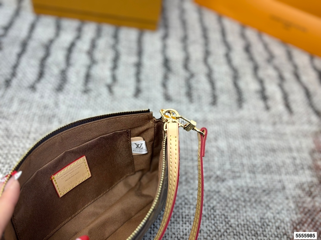 Louis Vuitton p100 22 13 Bag