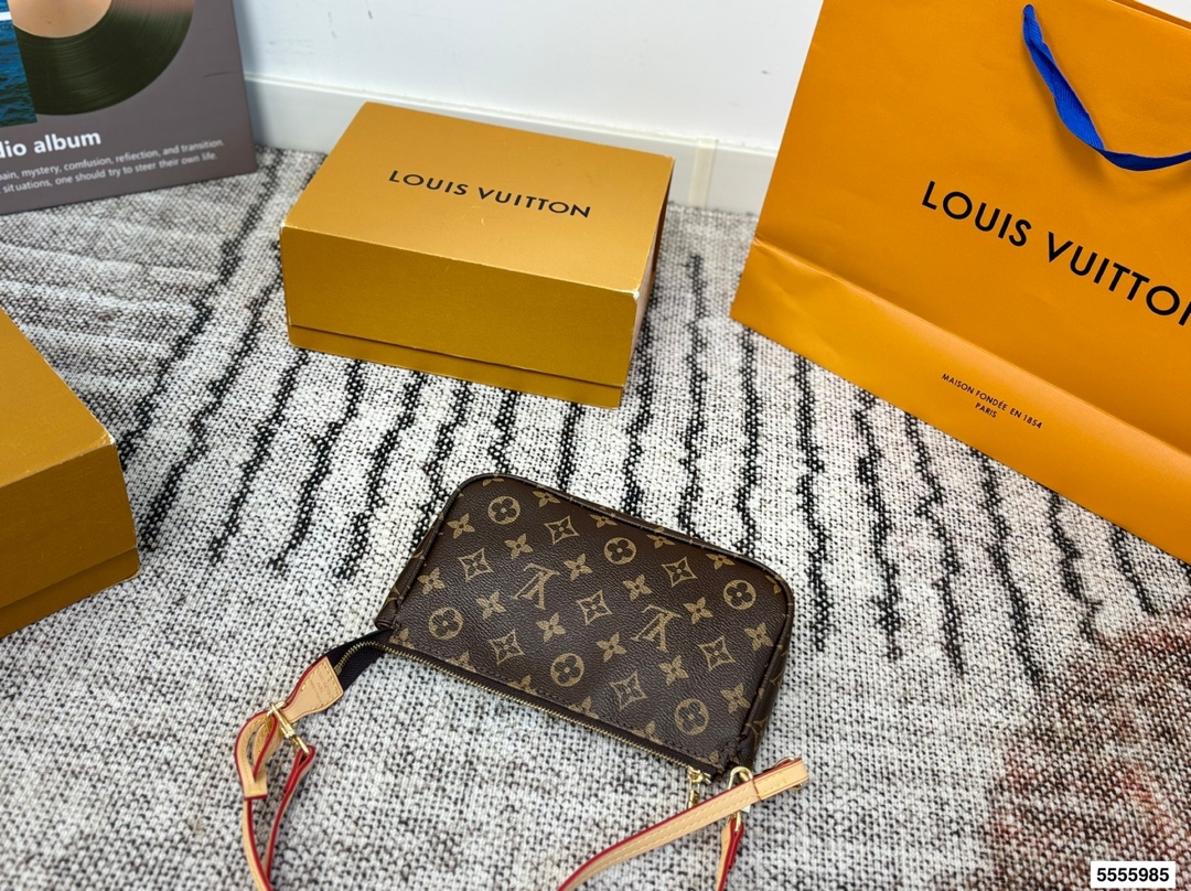 Louis Vuitton p100 22 13 Bag