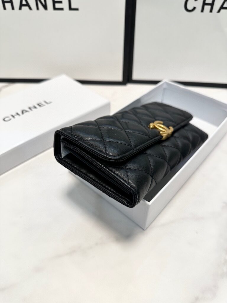 Chanel Black Leather Wallet 19 x 10 cm editorial product context 3