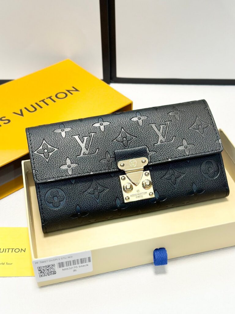 Louis Vuitton Metis Pochette Monogram Empreinte 16 Large Black Calfskin editorial product context 2