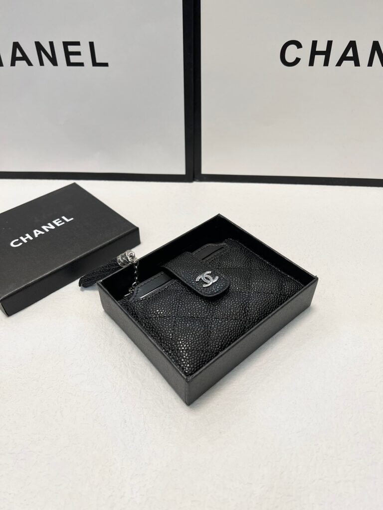 Chanel Black Leather Card Holder 12 x 9 cm editorial product context 1