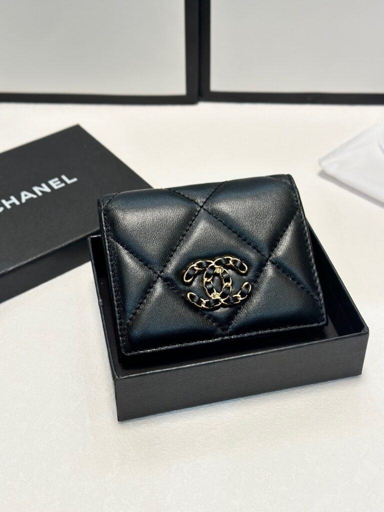 Chanel Black Leather Card Holder 11 x 10 cm editorial product context 1