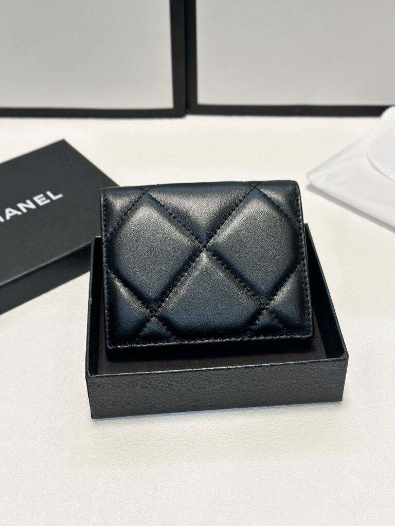 Chanel 10 Black Calfskin Leather Card Holder editorial product context 2